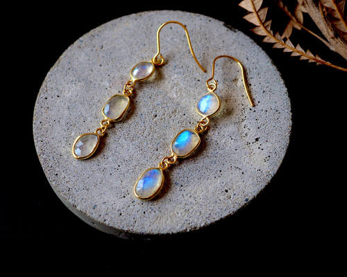 9/30まで出品⭐︎ MHT レインボームーンストーン　ピアス MARIHA(マリハ) Moon Tears スタッドピアス レインボームーンストーン