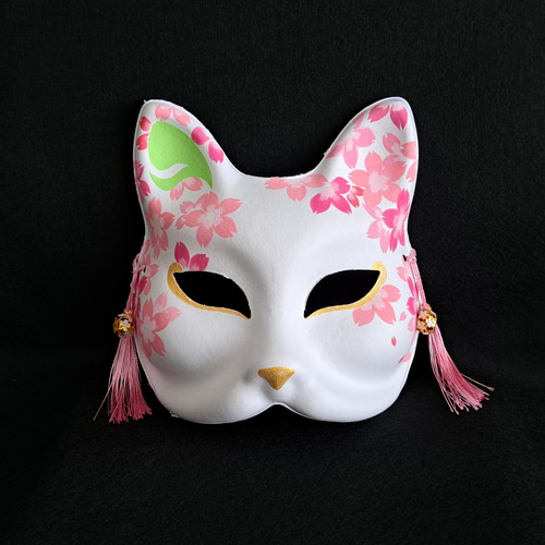 狐のお面（タレ目さん） 狐のお面（タレ目さん） - メルカリ