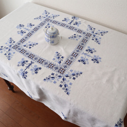 ドイツの手仕事/素敵なサキソニー柄（陶器の模様)手刺繍入り
