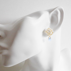 [再次上架] 白色繡球花珍珠和寶石耳環/耳環 第3張的照片