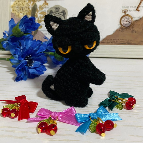 【美品】Aroma-ma アロママさま 黒猫あみぐるみ 選べるリボンぺったんこやさぐれ黒猫あみぐるみ【受注製作品