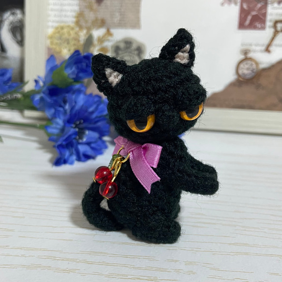 選べるリボンぺったんこやさぐれ黒猫あみぐるみ【受注製作品】 6枚目の画像