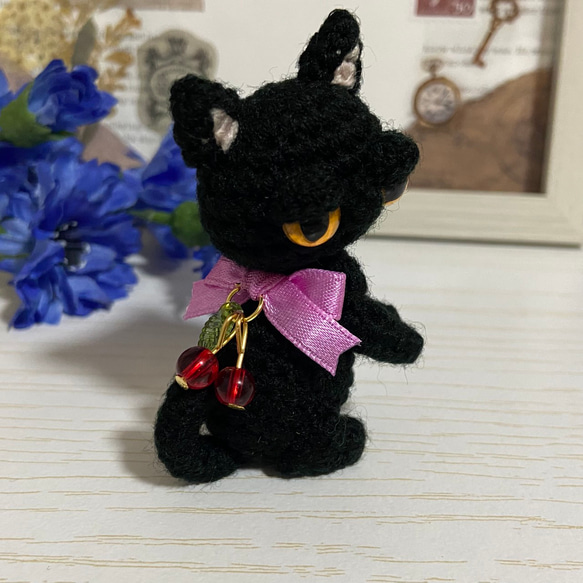 選べるリボンぺったんこやさぐれ黒猫あみぐるみ【受注製作品】 7枚目の画像