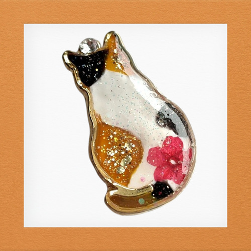三毛猫 の ブローチ レジン ブローチ ブルーオーシャン 通販 19108701