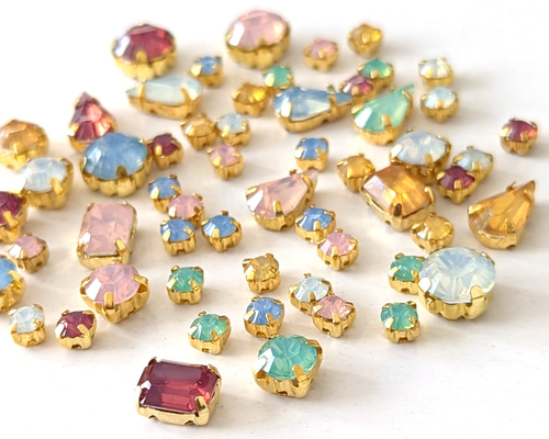 ミルキーカラー アクリルストーン ゴールド台座付き 50個 ad-096