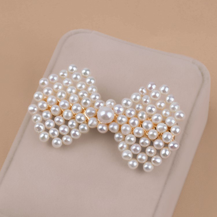 淡水パールのヘアクリップ ヘアピン　バレッタ  真珠　淡水真珠　6月誕生石　夏の誕生石