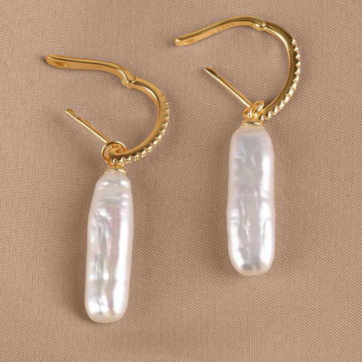 淡水パールのピアス　イヤリング　真珠　淡水真珠　6月誕生石　夏の誕生石 ブライダル ウェディング 結婚式