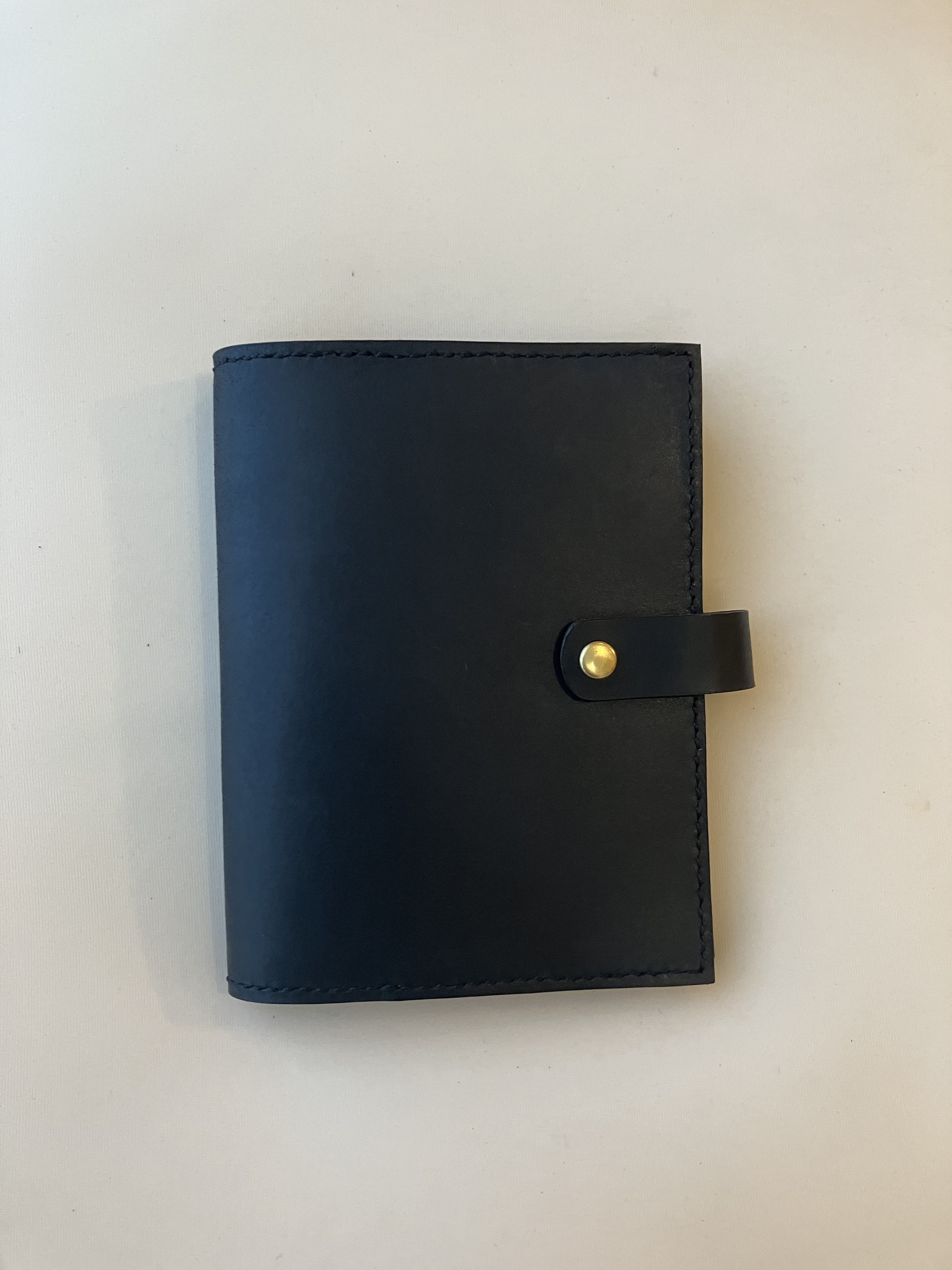 『カスタムオーダー•10色展開』自分だけの本革手帳カバーA6 ブラック　ブックカバー　文庫本　レザー　ヌメ革