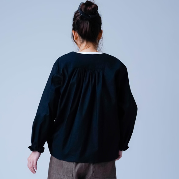 【soco】洗練されたシルエットが上品で素敵 ノーカラー カーディガン ／ 黒 h025d-bck1 9枚目の画像