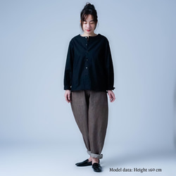 【soco】洗練されたシルエットが上品で素敵 ノーカラー カーディガン ／ 黒 h025d-bck1 3枚目の画像