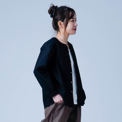 【soco】洗練されたシルエットが上品で素敵 ノーカラー カーディガン ／ 黒 h025d-bck1 13枚目の画像