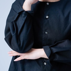 【soco】洗練されたシルエットが上品で素敵 ノーカラー カーディガン ／ 黒 h025d-bck1 18枚目の画像