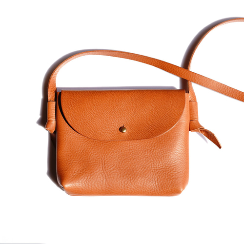 エヴァムエヴァ ショルダーバッグ レザー 茶色 コットンリネン フラップ 袋付き エヴァムエヴァ ショルダーバッグ レザー 茶色 コットンリネン