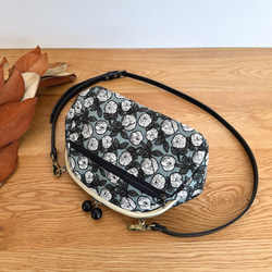 あめ玉がま口ショルダーバッグ：ローズ（ブルーグレー）コットンリネン 5枚目の画像