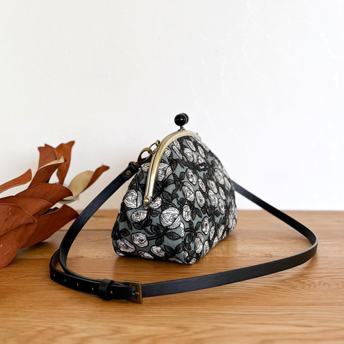 あめ玉がま口ショルダーバッグ：ローズ（ブルーグレー）コットンリネン