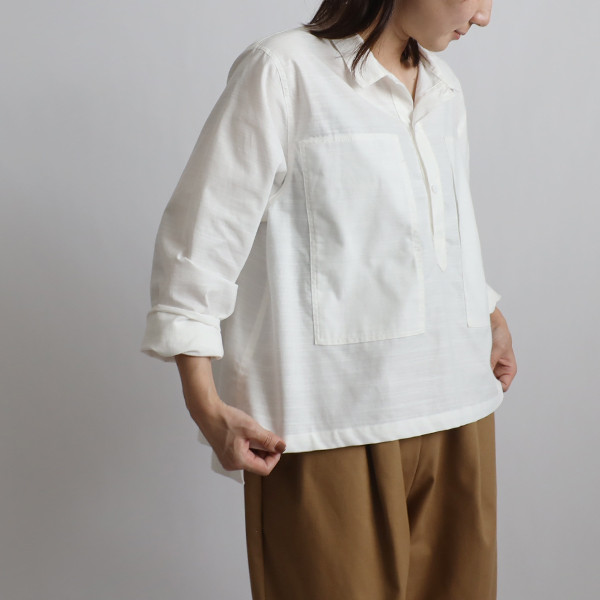 ⁂ラスト４ 最終ＳＡＬＥ 上質ギマ擬麻コットン 大きな縦長 胸ポケットかぶるだけオーバー シャツ燕尾裾ゆったり白R42A