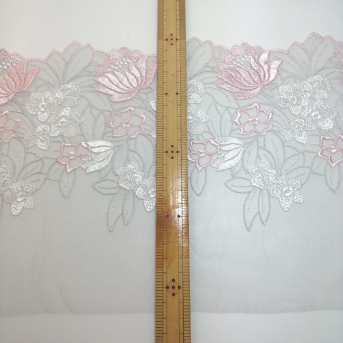 1m ピンク＆ホワイト 花柄 刺繡 チュールレース はぎれ ハンドメイド