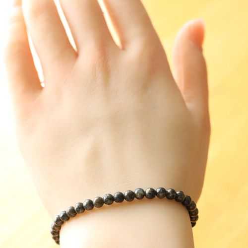 ☆ヒーラーズゴールド☆マトリックスパイライト：4ミリ☆天然石