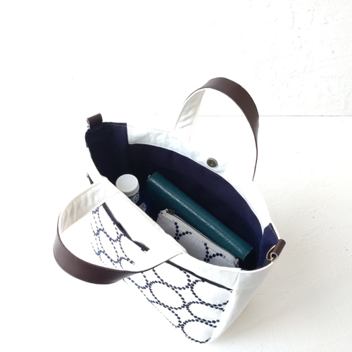 2点おまとめ　/2025tambourineタンバリンネイビー×白/牛革A4トー ミナペルホネン/2025tambourineタンバリンネイビー×白/牛革A4