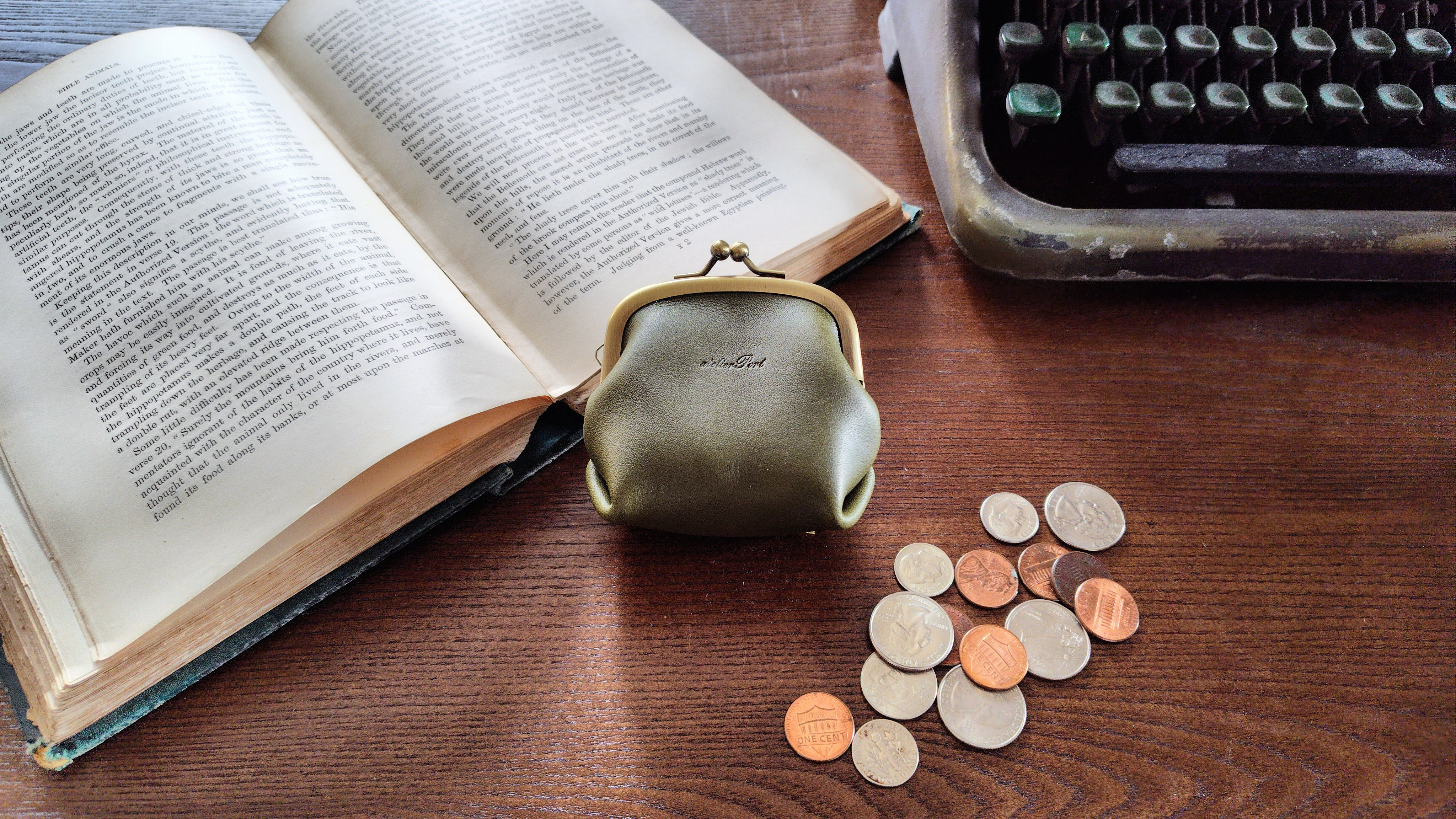 ＊ぷっくりフォルムのがま口小銭入れ＊カラーが選べる◆グリーン◆刻印・ラッピング◆本革◆ギフト◆送料無料