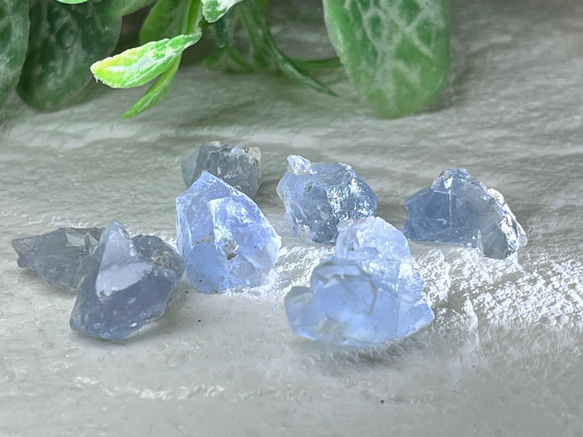 天使の癒し✨ セレスタイト 天青石 細石 原石 ラフストーン