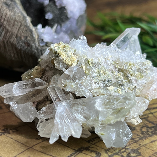 ヒマラヤ インド マニハール産 水晶 クリスタル 虹入り クラスター 