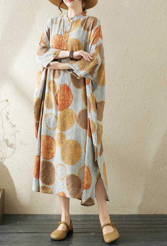 綿麻スタンドカラーワンピース .  ゆったりワンピース . サイズの大きいワンピース .プリントのロングスカート 3枚目の画像
