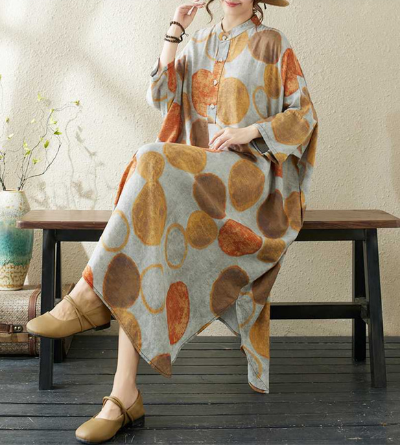 綿麻スタンドカラーワンピース .  ゆったりワンピース . サイズの大きいワンピース .プリントのロングスカート 1枚目の画像