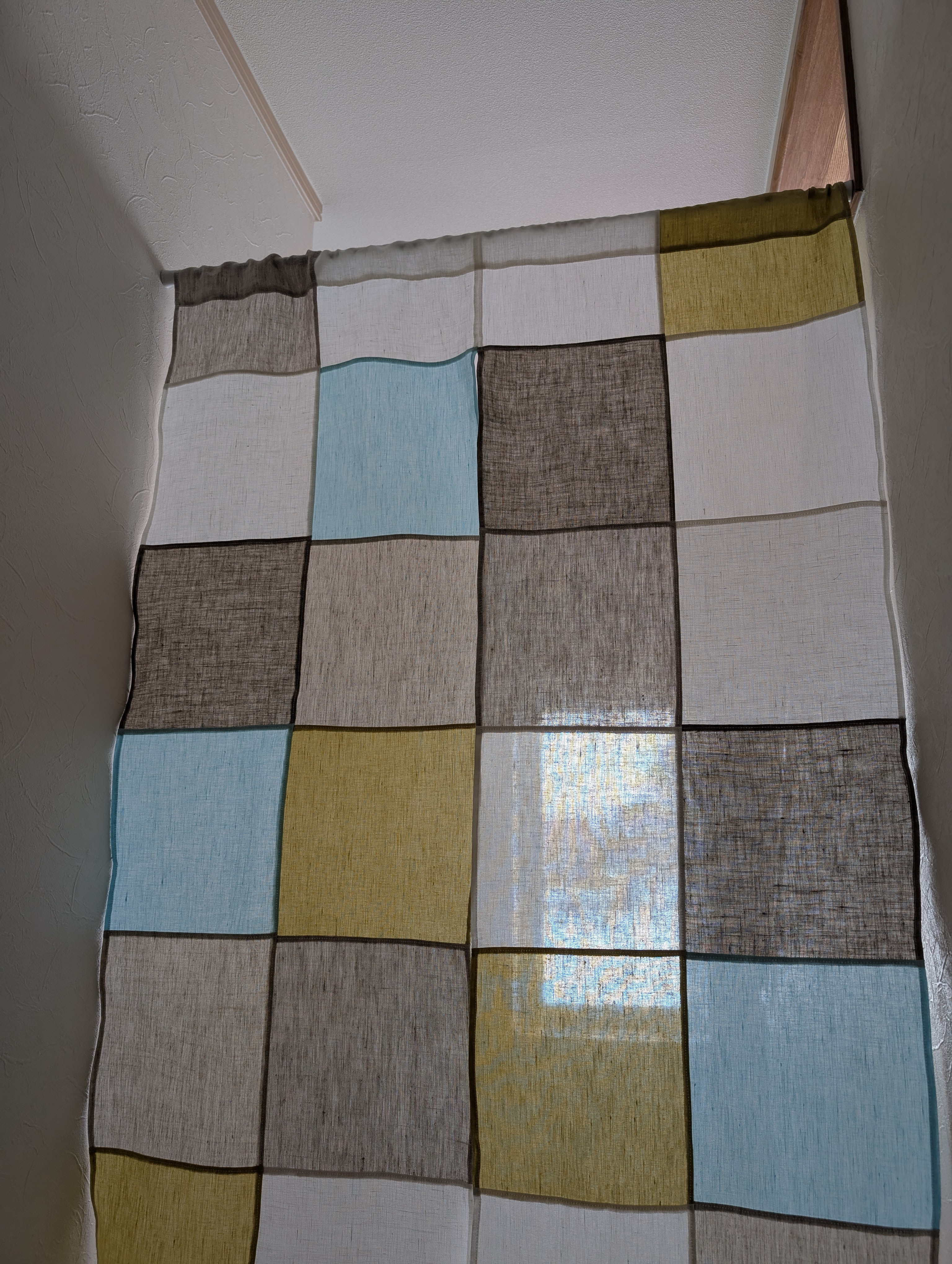 ピスタチオイエロー&空色♥人気の天然素材❤❤リネン8種の♡大きめランダムパッチワークのれん