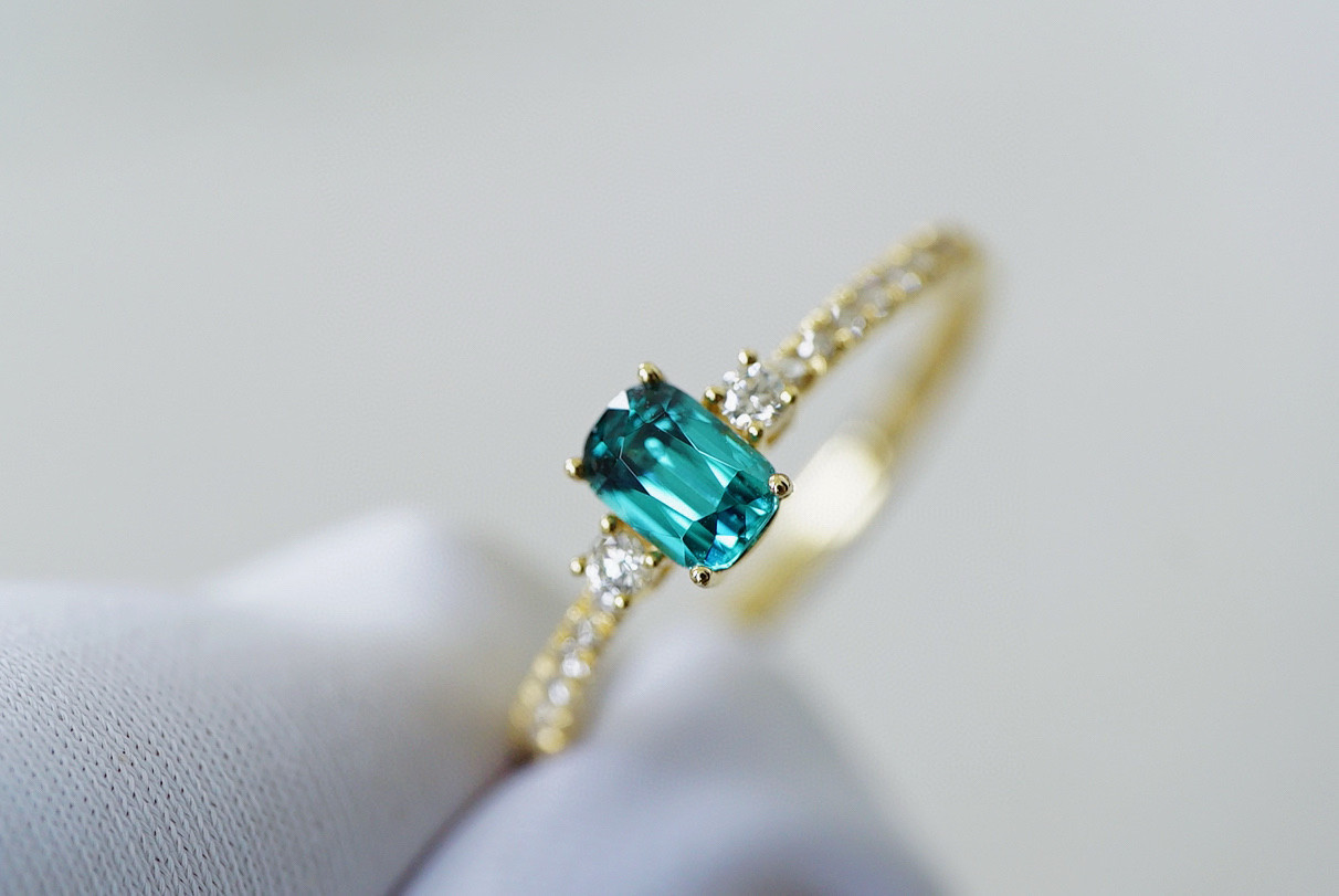 「絶美」K18  天然ブルートルマリン　上品　幸運   友情　希望　10月誕生石　指輪　ラグーントルマリン