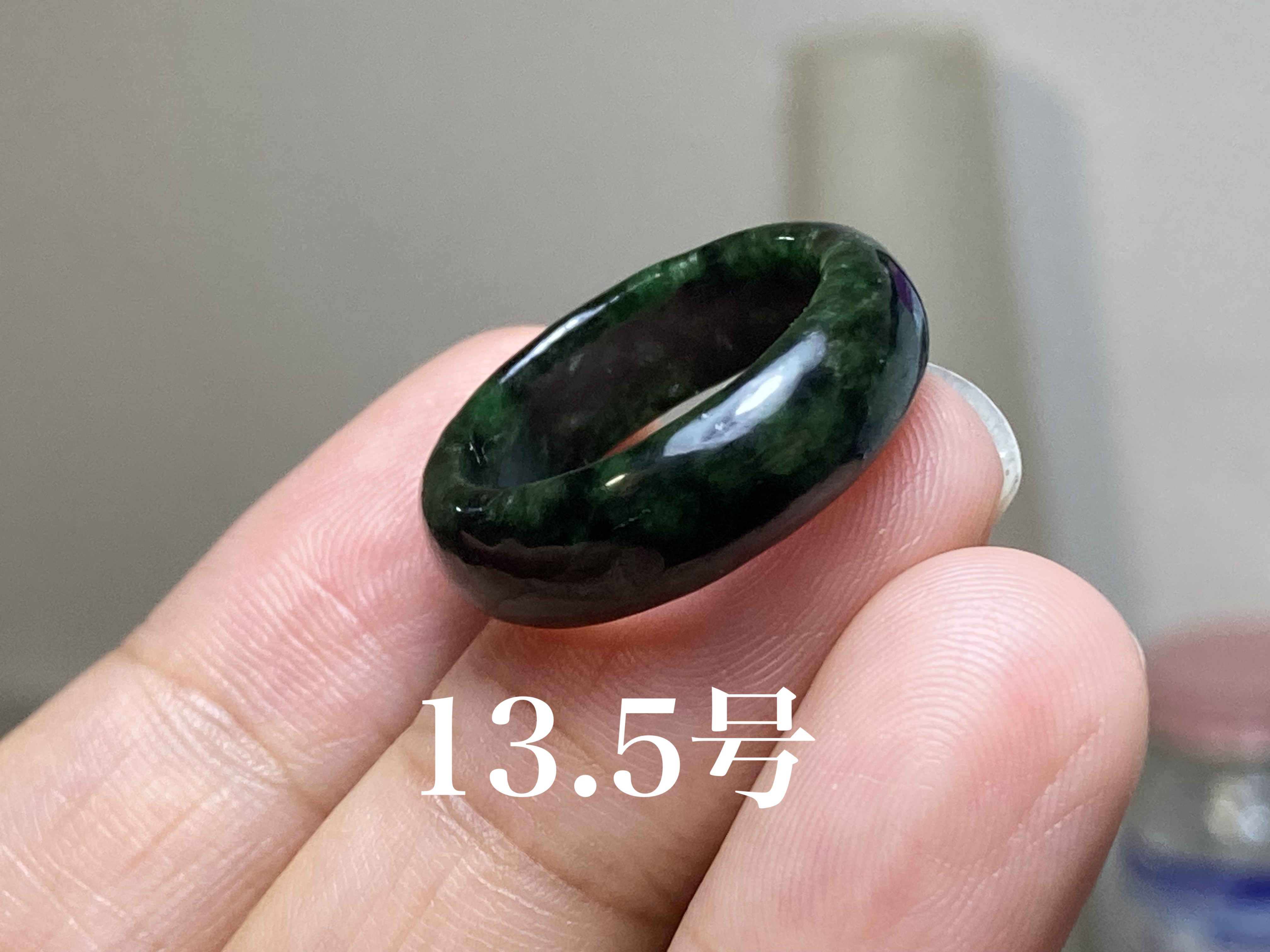 L11-27 一点物 黒緑 13.5号 ミャンマー産天然 A貨 本翡翠 くりぬき リング