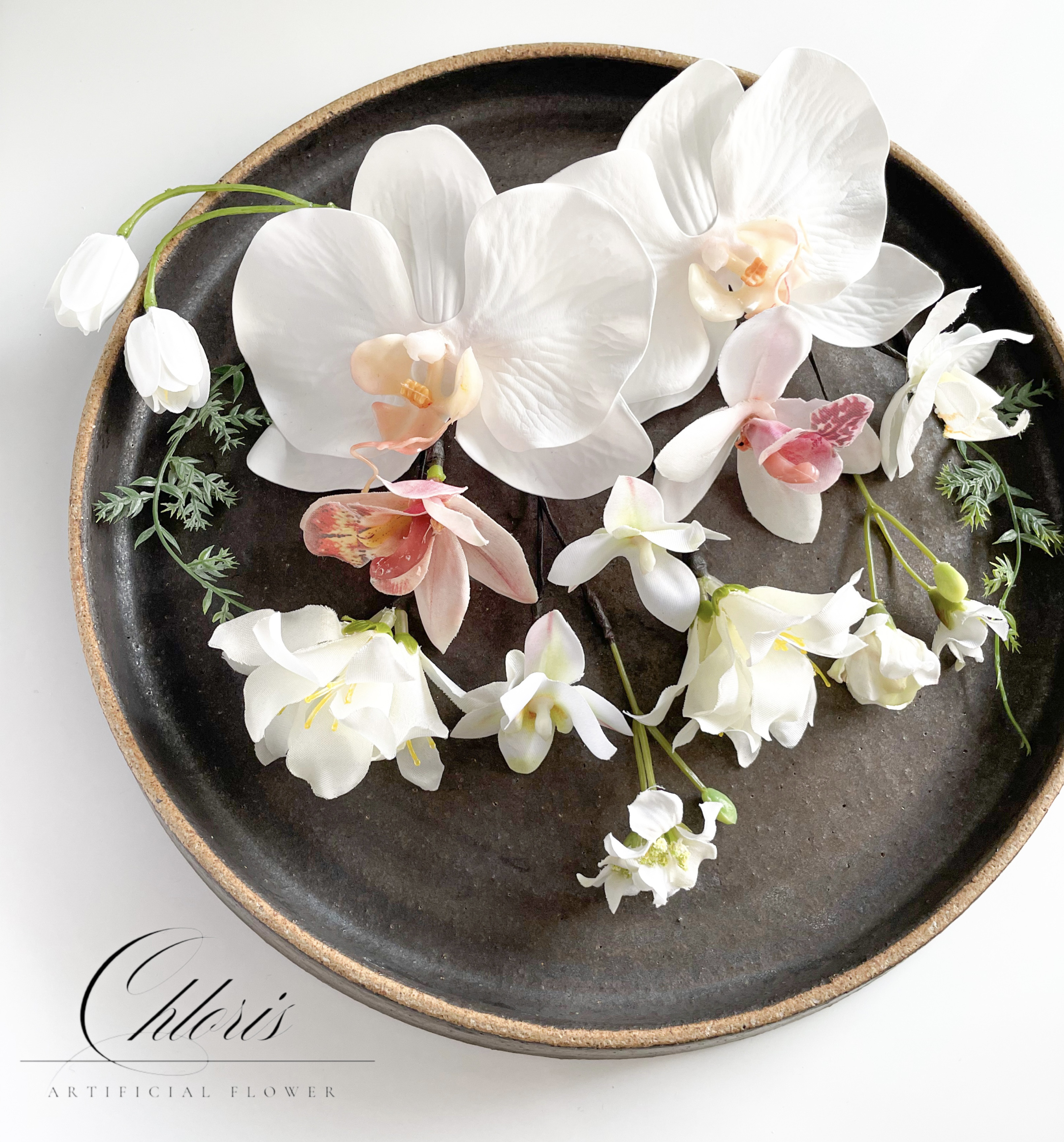 white・pink ヘッドパーツ　アーティフィシャルフラワー／ヘアドレス／髪飾り／ウェディング／前撮り／卒業式／成人式