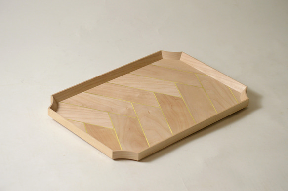 ヘリンボーンの隅切御盆【大】 カエデ 1枚目の画像