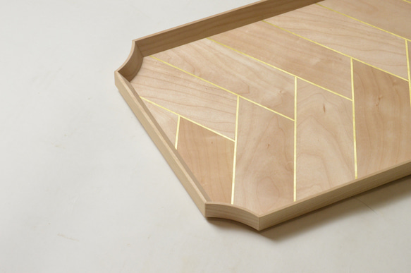 ヘリンボーンの隅切御盆【大】 カエデ 3枚目の画像