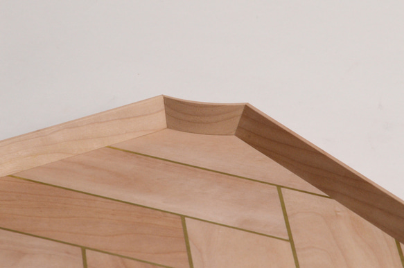 ヘリンボーンの隅切御盆【大】 カエデ 5枚目の画像