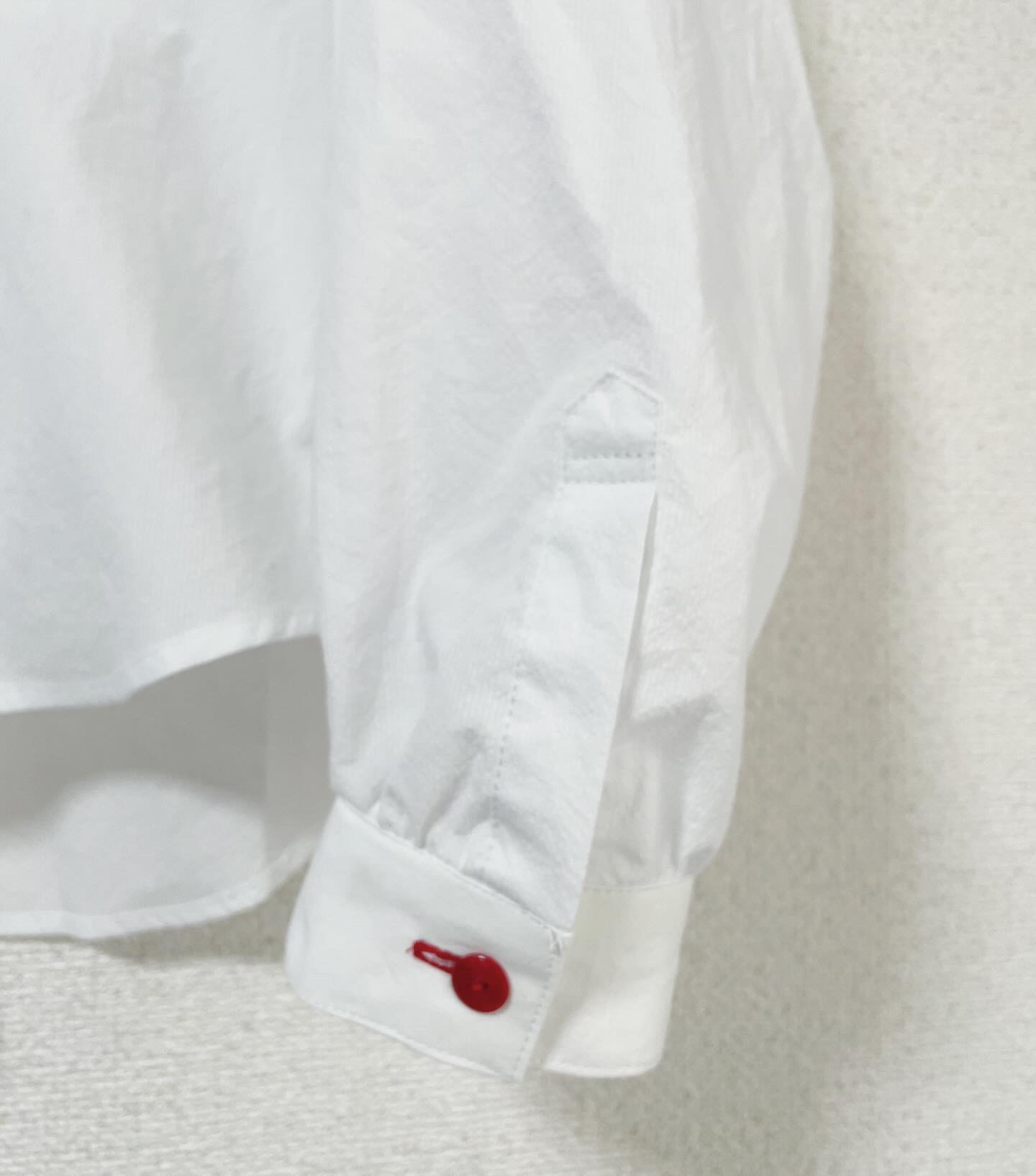 （Hjärta）  静けさの中に、きちんとを纏う。　ラグランスリーブ比翼シャツブラウス