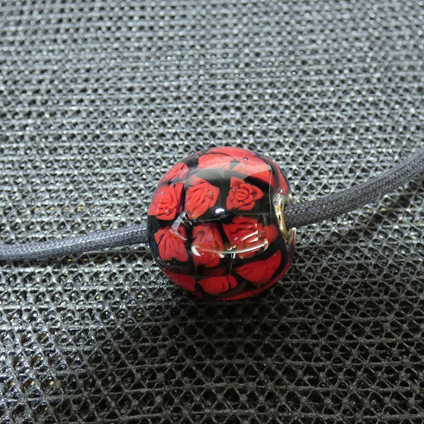 とんぼ玉、バラのギフト（ガラス、とんぼ玉、バラ、一点物、ネックレス）