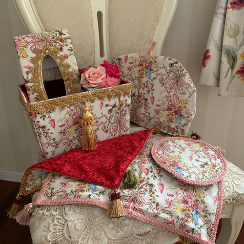 フランス　ヴェルサイユ宮殿　マリーアントワネット　ゴブラン織　土産　クッション フランス ヴェルサイユ宮殿 マリーアントワネット ゴブラン織 土産