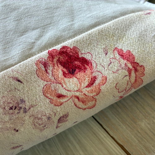 antique whitework＊大きなモノグラム手刺繍*C*赤ラインリネン 