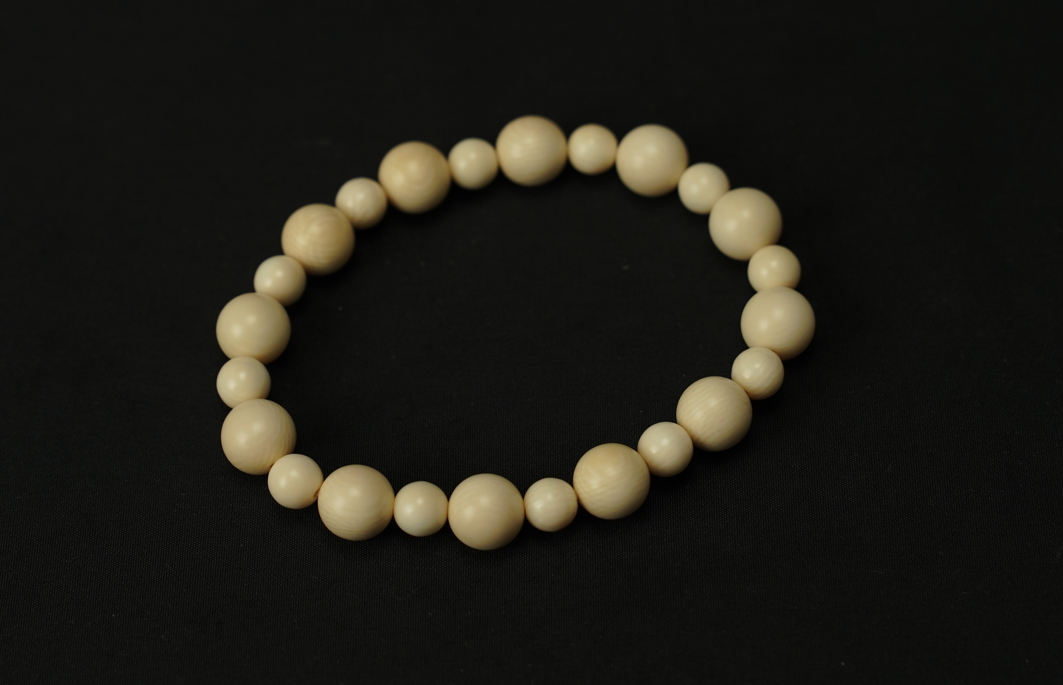 象牙丸玉ブレスレット