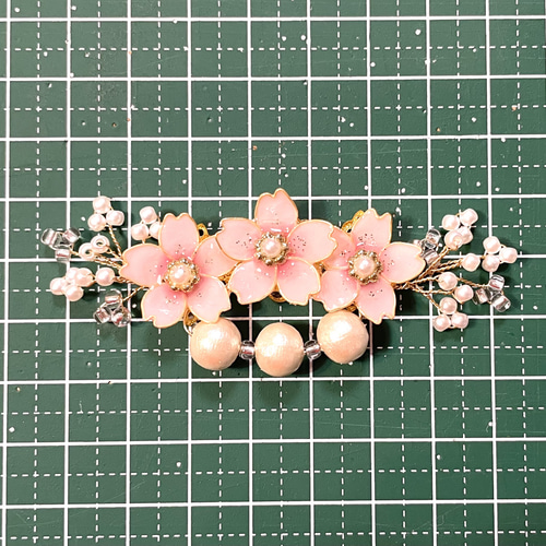桜とパールの小枝のポニーフックコットンパール 入学式 入園式 レジン