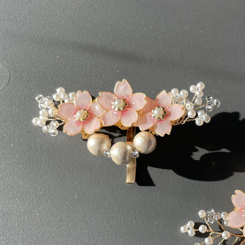 桜とパールの小枝のポニーフックコットンパール 入学式 入園式 レジン