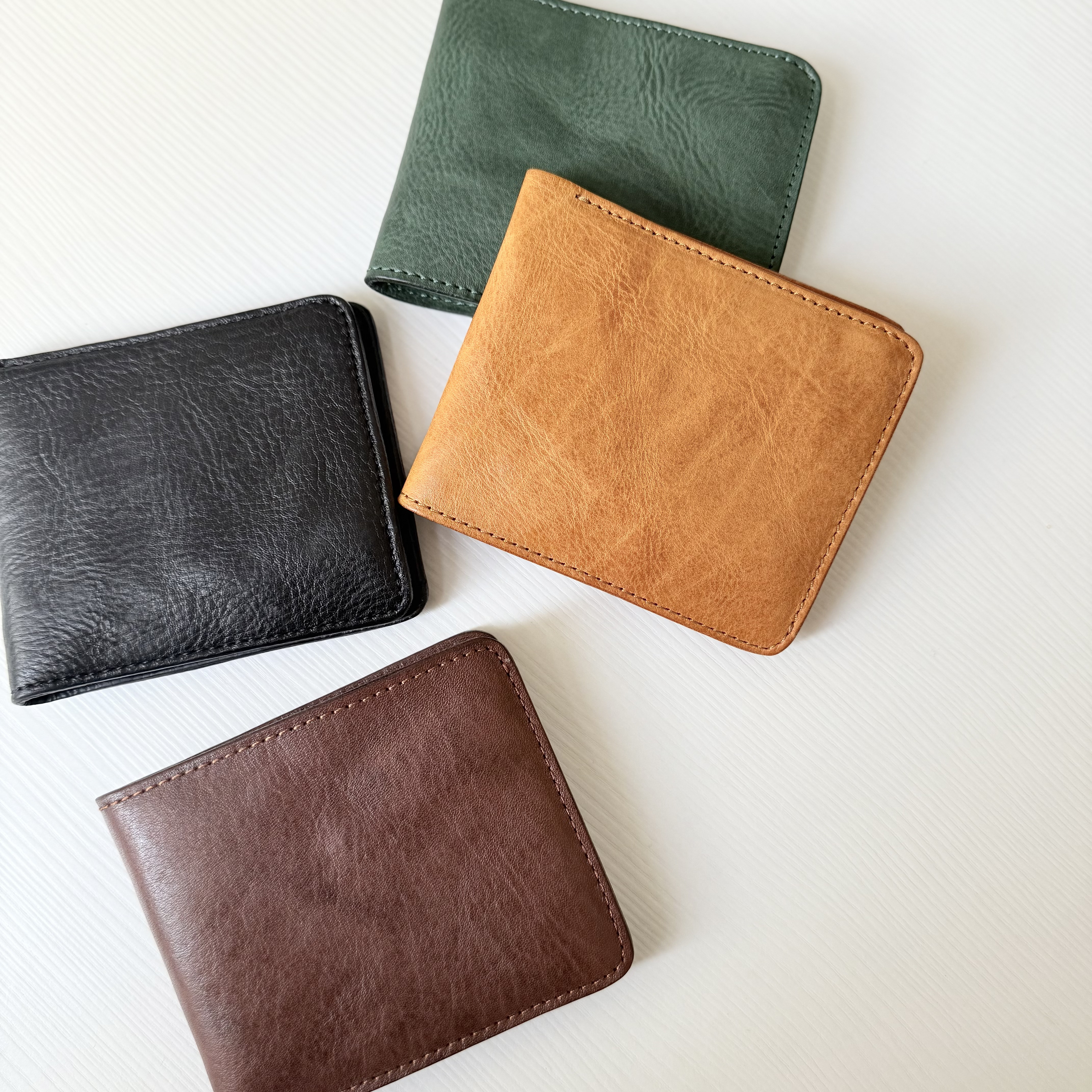 【牛革製❤2つ折りメンズ財布】コンパクト│ボタン止め小銭入れ付き│カード入れ│耐久│シンプル│クラシック│SF-22L