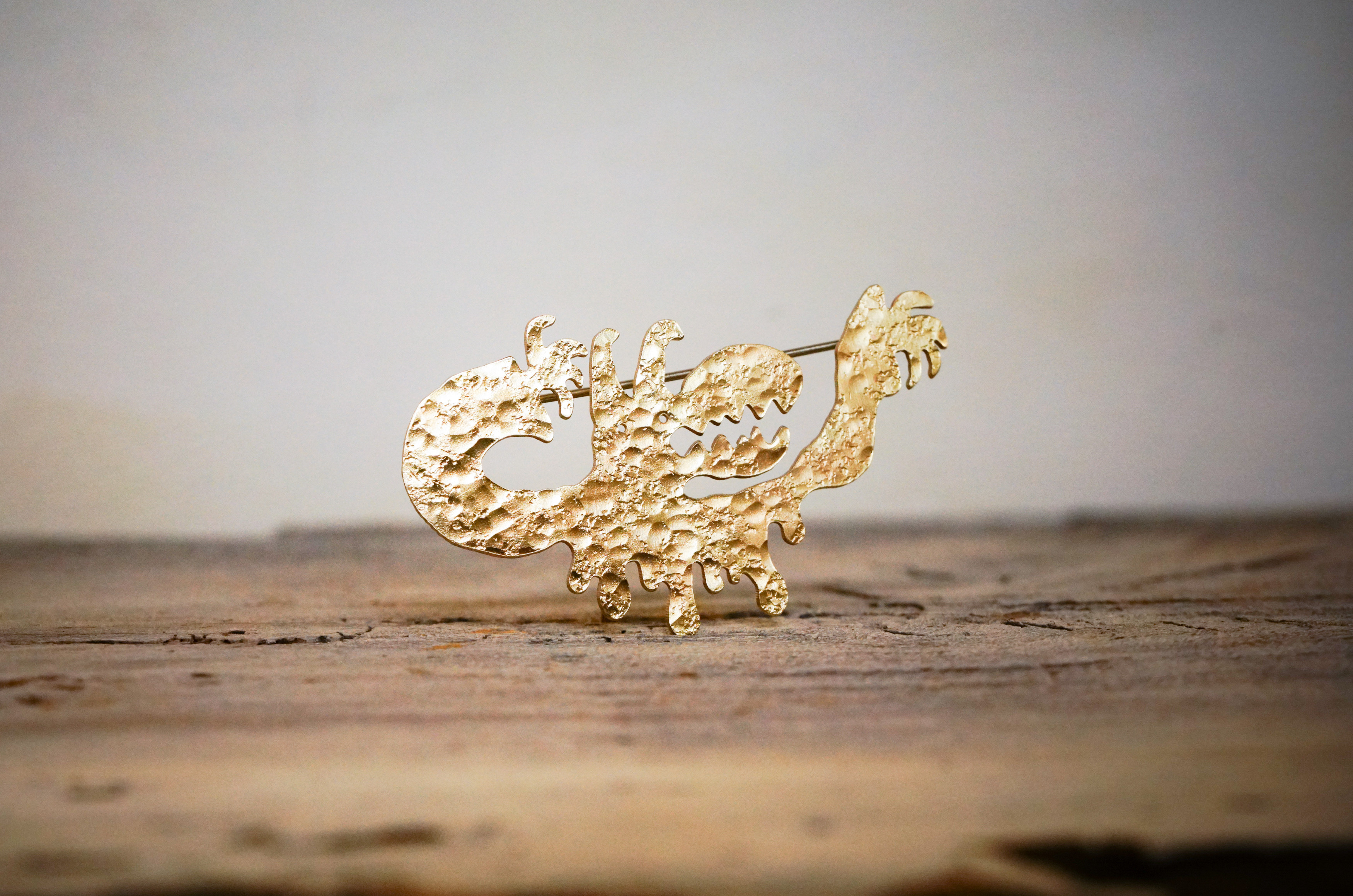 オバケオオカミのブローチ