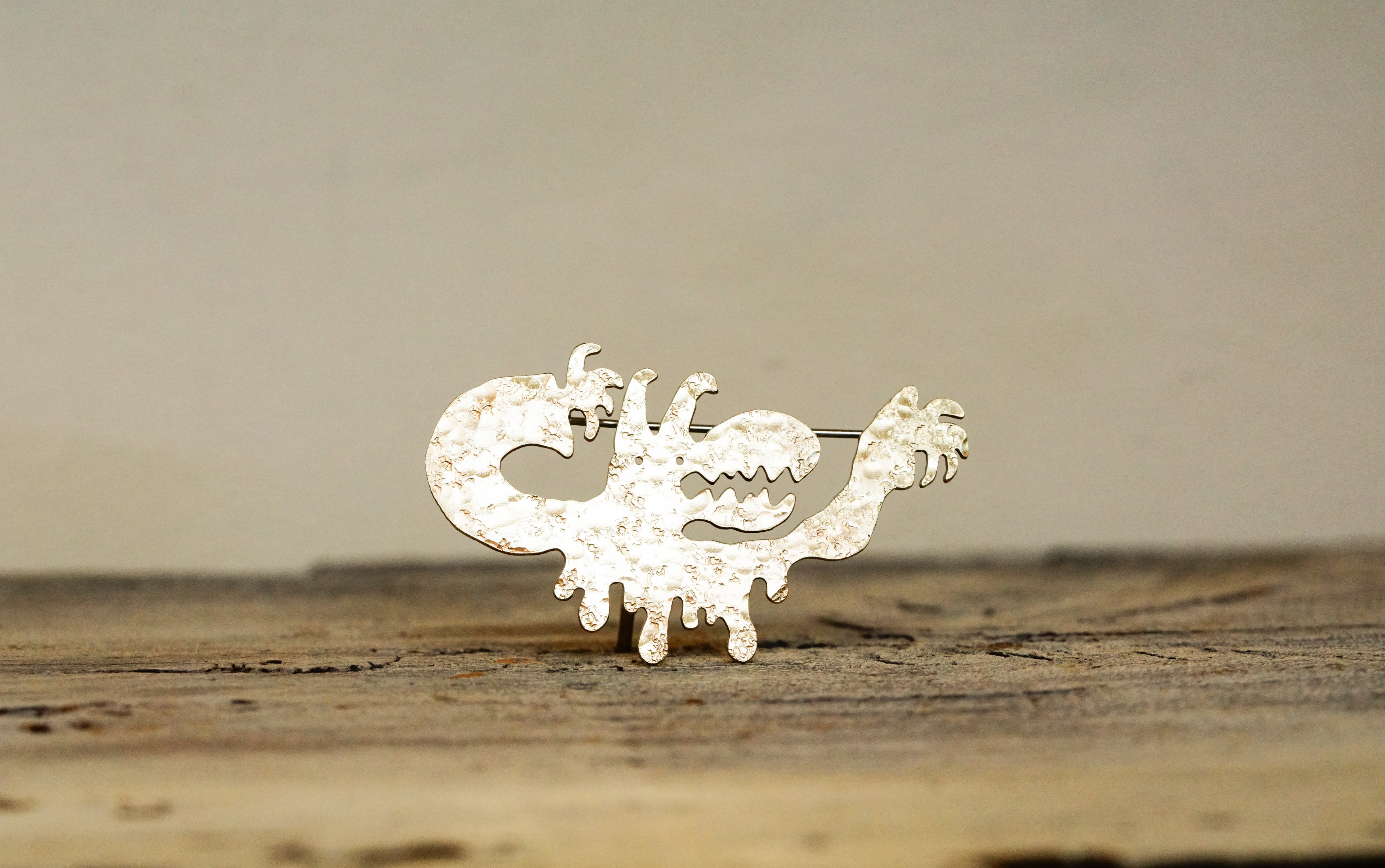 オバケオオカミのブローチ