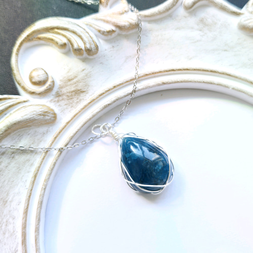 一点物】雫 アパタイトの ワイヤーラッピング ペンダント トップ  