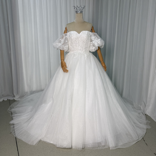 送料無料！ウエディングドレス 上品花レース パフスリーブ 柔らかく