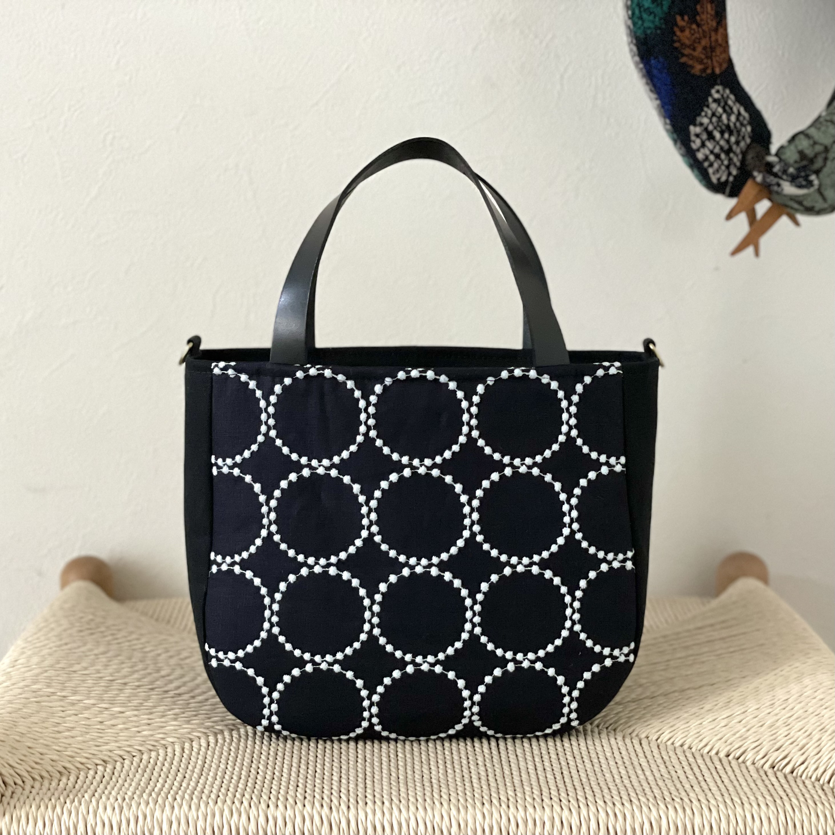 ⚮̈ミナペルホネン　tambourine navy × light blue まるっこかくれんぼトート