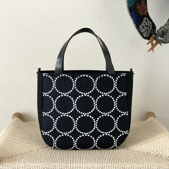 ⚮̈ミナペルホネン tambourine navy × light blue まるっこ