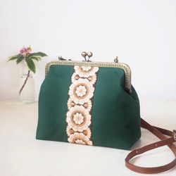 上品で華やか＊インド刺繍リボンの帆布がま口バッグ ショルダーバッグ